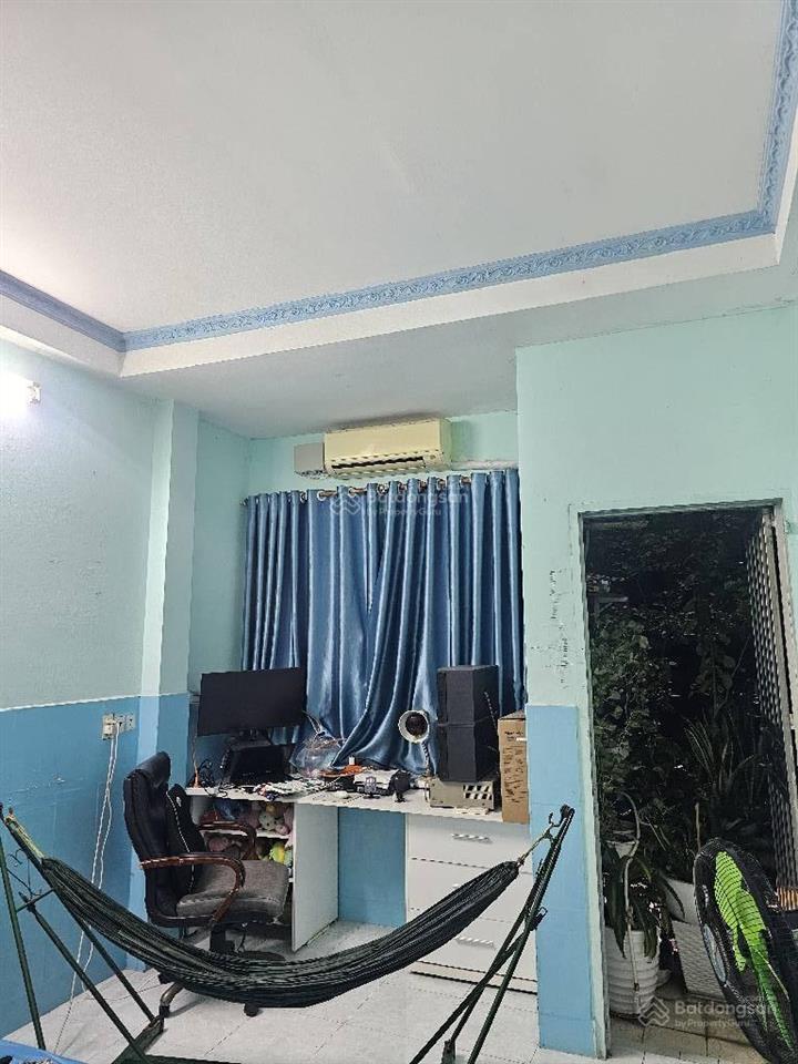 Nhà vĩnh khánh q4 4 lầu đúc  32m2 vuông vức ko qh chỉ 4.8 tỷ