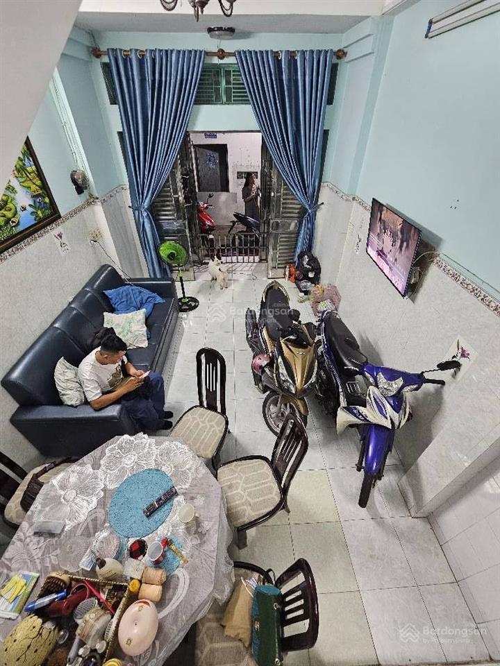 Nhà vĩnh khánh q4 4 lầu đúc  32m2 vuông vức ko qh chỉ 4.8 tỷ