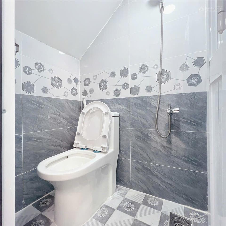 Nhà đẹp q4  căn góc  26m2  3 tầng  không qh  chỉ 3.15 tỷ