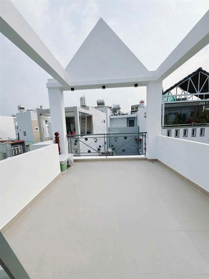 Nhà đẹp khánh hội q4  40m2  5 tầng đúc  không qh  chỉ 6.35 tỷ
