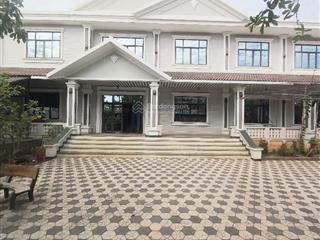 Biệt thự sân vườn 2000m2 gần vincom lê văn việt  ngang 30x62m  giá chỉ 50 tỷ tl
