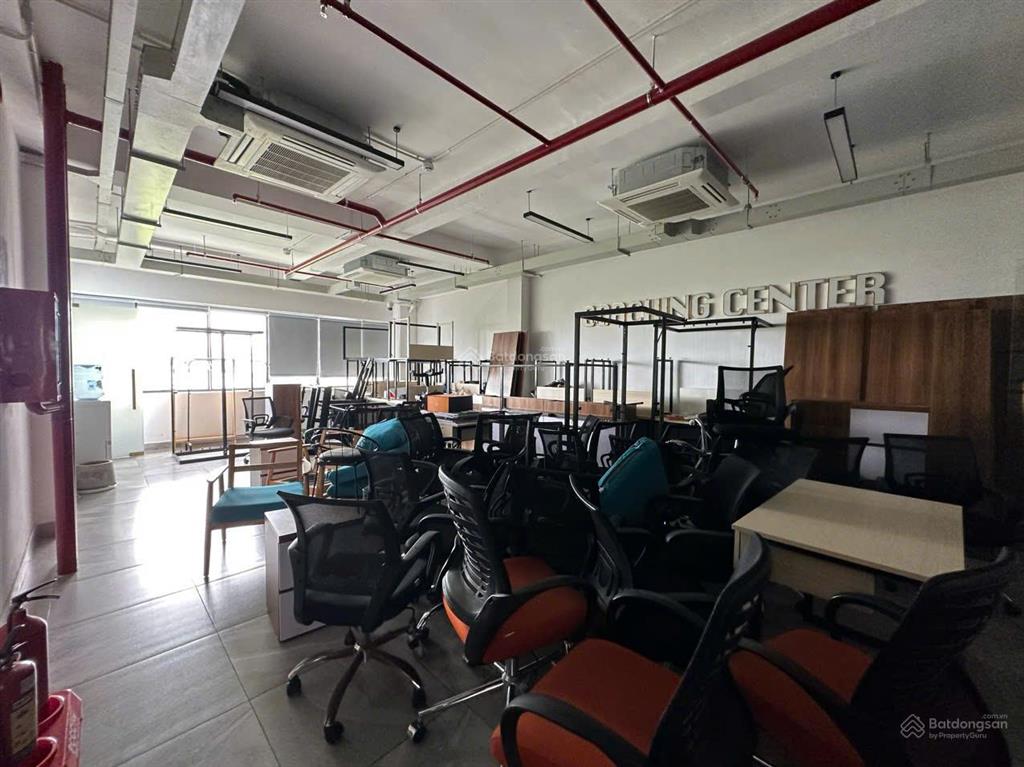 Bán nhà khu đất vàng góc 2 mặt tiền hiếm có tại trung tâm quận 1. diện tích lớn 580m2