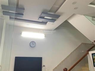 Đường xe hơi 4 tầng ngang 5m dài 8m quận 4, chỉ 5.8 tỷ