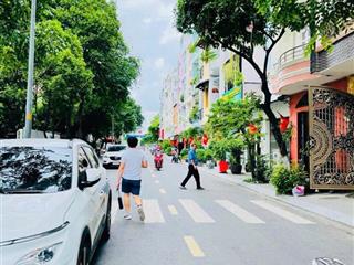 Nhà đẹp quận 4  dt 62m  3 phòng khánh hội  sổ hồng hoàn công