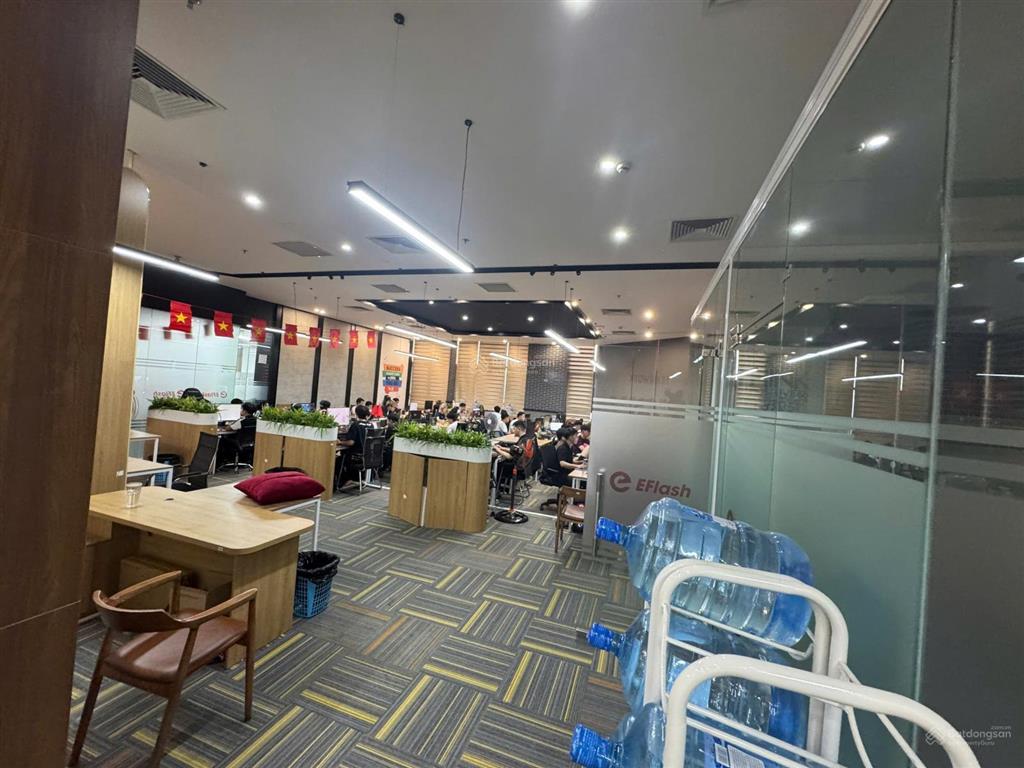 Nhượng văn phòng thuê 500m2 (cắt tối thiểu 100m2) roman plaza tố hữu bàn giao nội thất đầy đủ