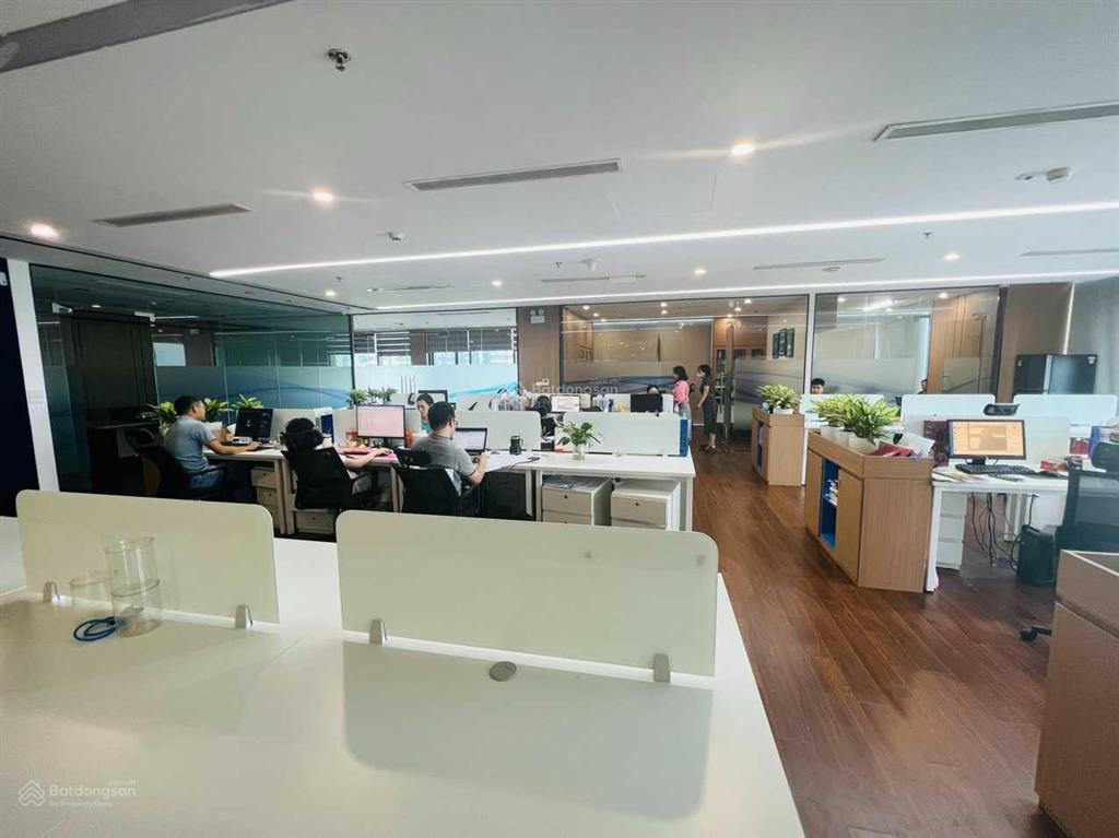 Bql cho thuê văn phòng cmc duy tân 500m2 cắt 80m2 view đẹp sẵn nội thất hạng b