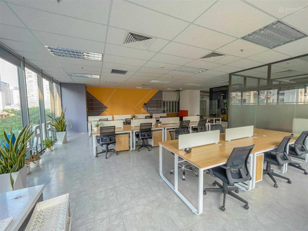 Bql vp cho thuê 200m2 cắt nhỏ từ 100m2 sẵn nội thất đẹp stellar garden ngụy như kon tum