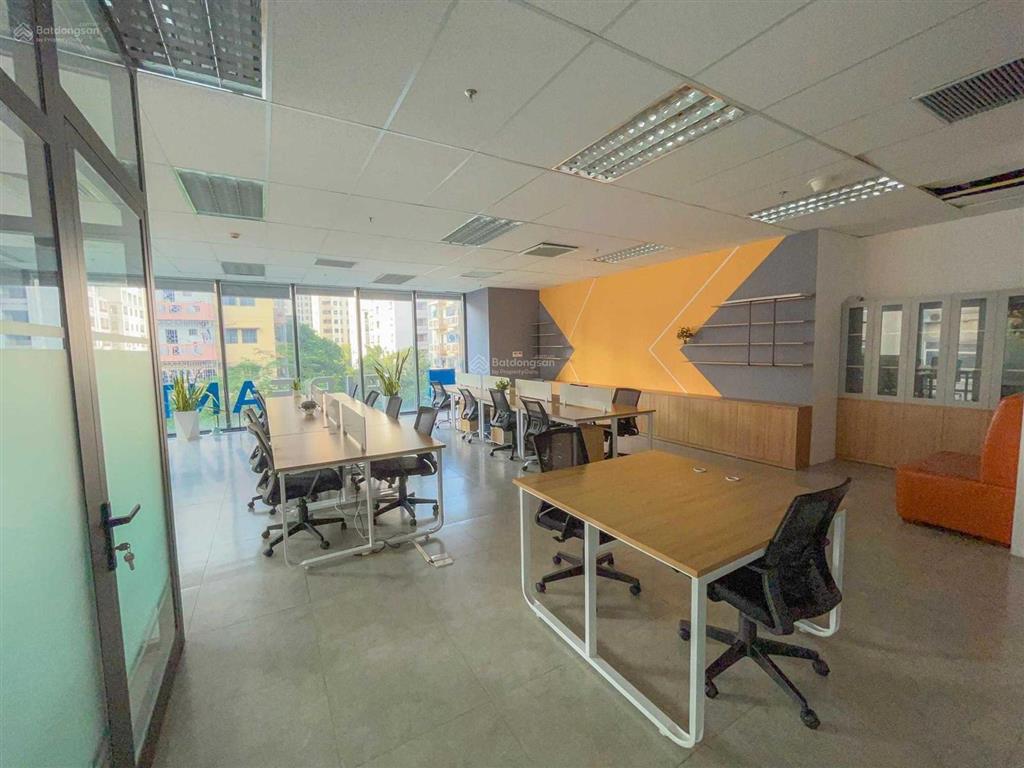 Bql vp cho thuê 200m2 cắt nhỏ từ 100m2 sẵn nội thất đẹp stellar garden ngụy như kon tum