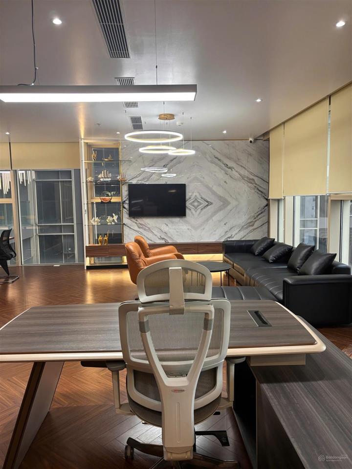 Cđt cho thuê văn phòng hạng a epic 19 duy tân 150m2 cắt 50m2  80m2  100m2 sẵn đồ nội thất đẹp