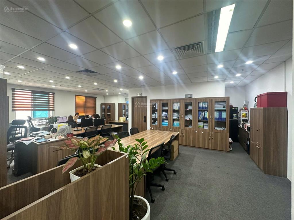 Bql hh4 sông đà phạm hùng cho thuê vp 300m2 cắt theo nhu cầu 100m2 có đồ nội thất vào được luôn