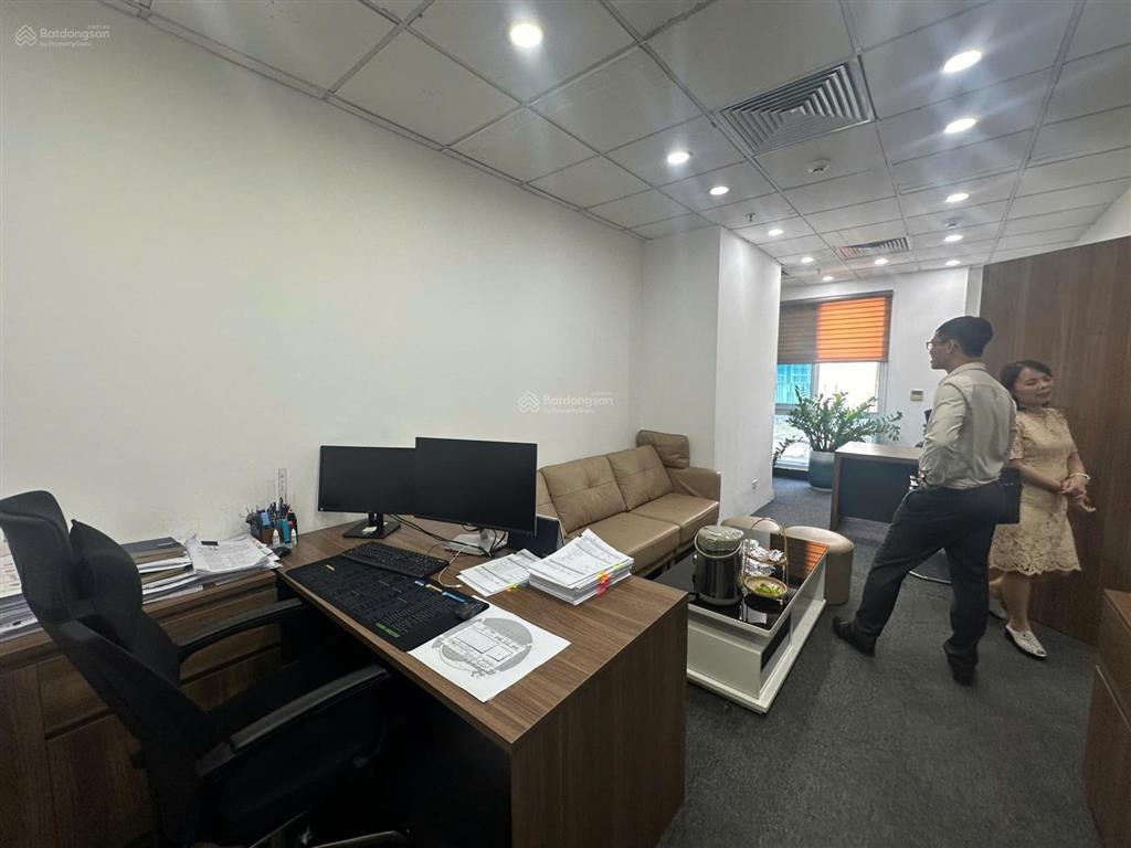 Bql hh4 sông đà phạm hùng cho thuê vp 300m2 cắt theo nhu cầu 100m2 có đồ nội thất vào được luôn