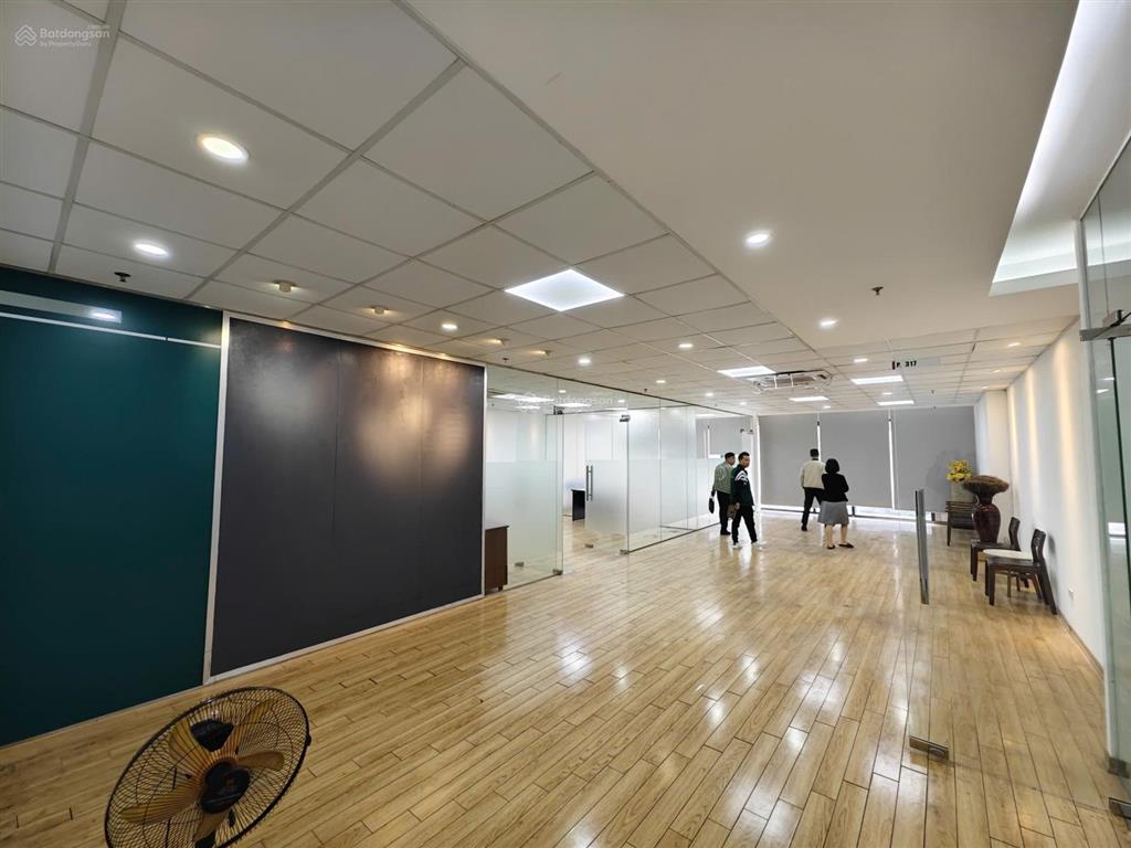 Bql n05 hoàng đạo thúy 500m2 cắt nhỏ từ 100m2 có nội thất cho thuê vp theo yêu cầu