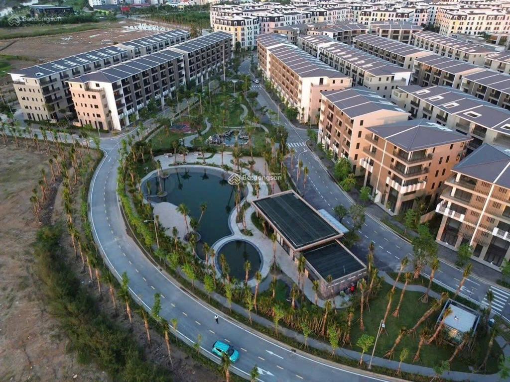 E tiến gdkd sẵn căn ngoại giao góc mặt đường 21.5m 3 mặt tiền giá rẻ hơn thị trường 1.5 tỷ ký cdt