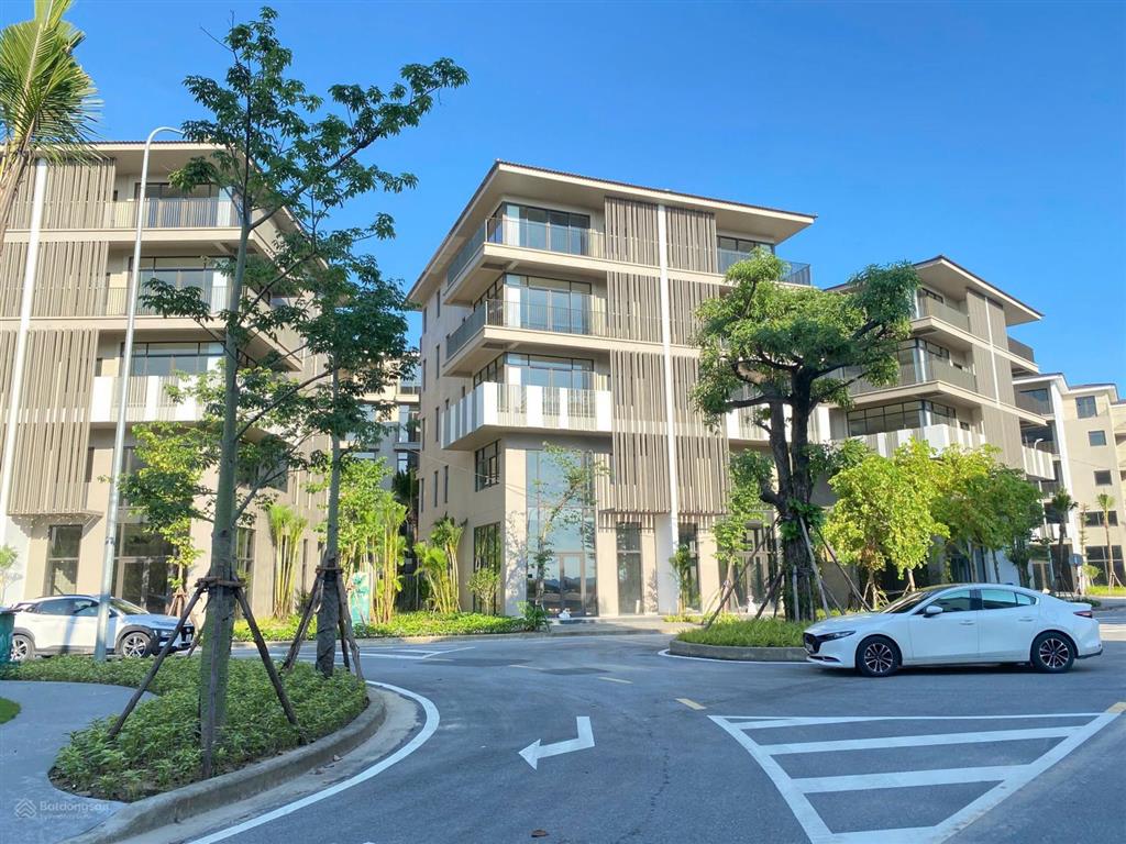 E tiến gdkd sẵn căn ngoại giao góc mặt đường 21.5m 3 mặt tiền giá rẻ hơn thị trường 1.5 tỷ ký cdt