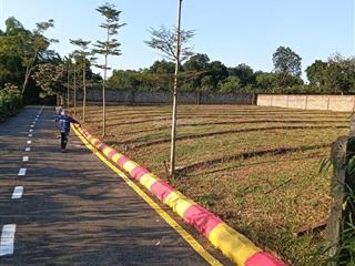 Mảnh đất siêu đẹp view hồ 100m2 ô tô trung tâm thị trấn ba hàng đồi, lạc thuỷ giá chỉ 700 triệu