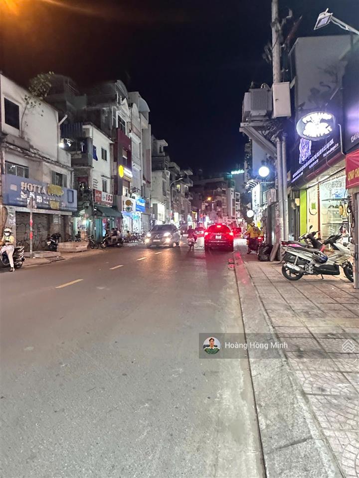 Góc 2 mặt tiền huỳnh văn bánh, p. 11, q. phú nhuận. (6x20m  5 tầng  hđt 110tr  gía 30 tỷ)