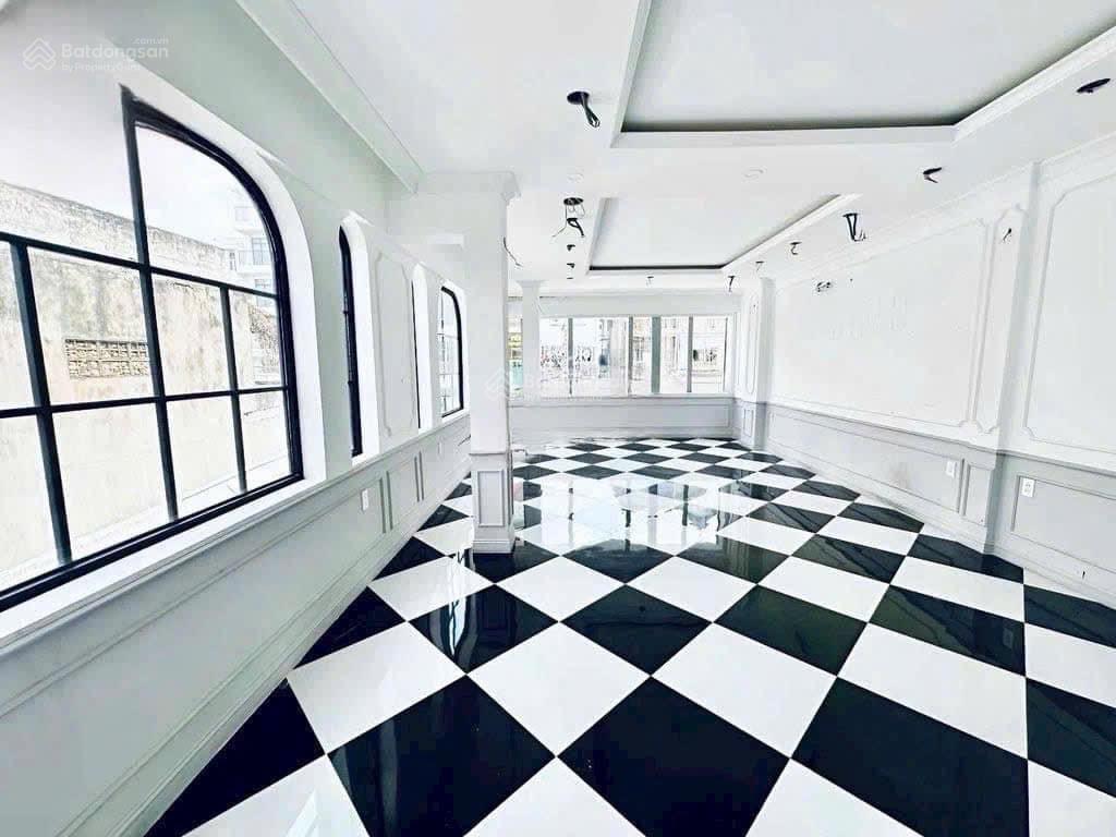 Bán góc 2 mặt tiền lê văn sỹ, p 14, q. 3 (dt 5,5x20m  5 lầu  hđt 95tr  gía 35 tỷ)