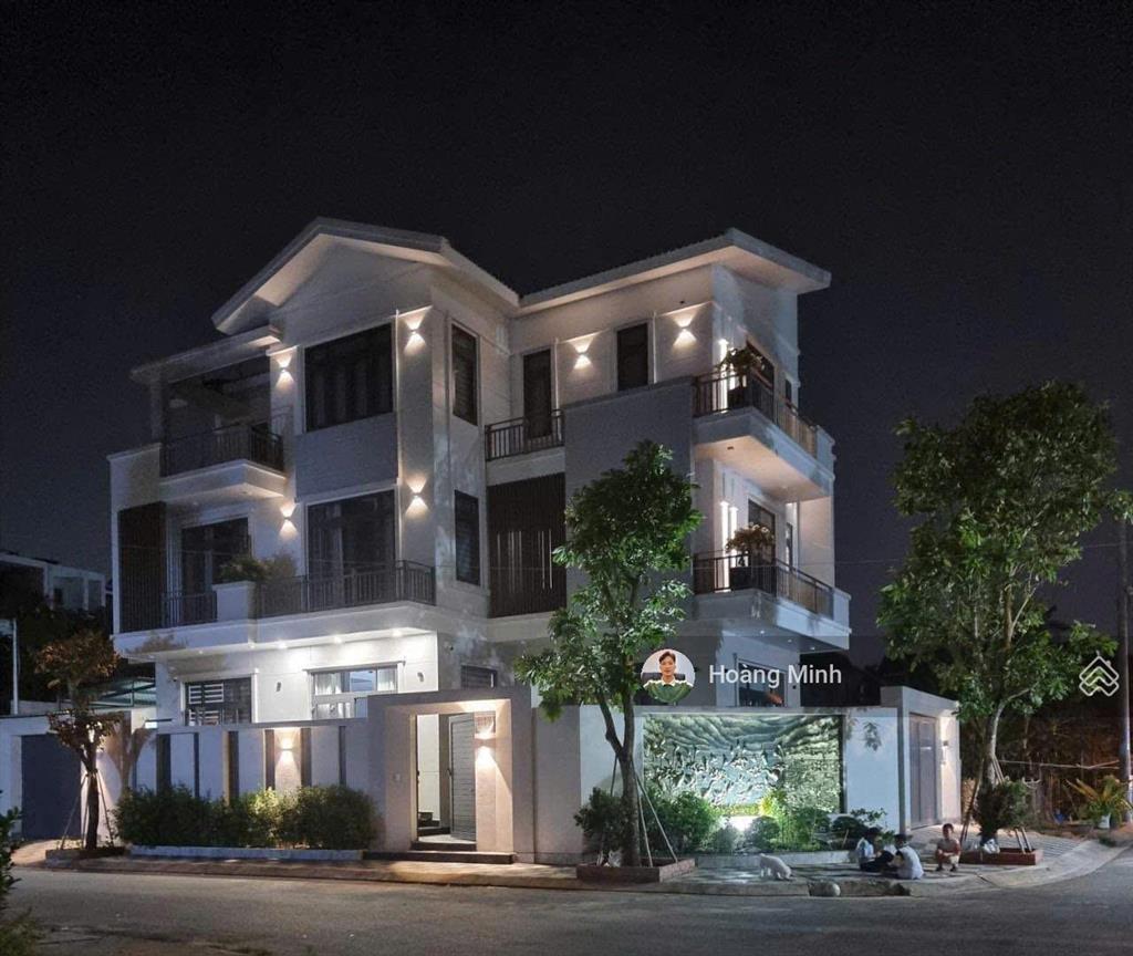 Vị trí vip biệt thự ngay mt đinh tiên hoàngquận 1 ( 13 x 15m ) 3 tầng+ sân vườnchỉ 50 tỷ