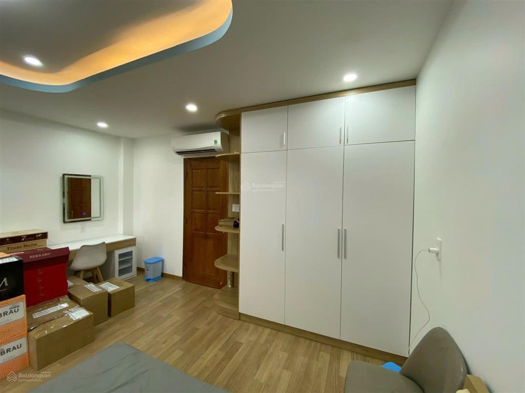 Hiếm chính chủ gửi bán nhà mới (5x18m) 1 hầm, 1 trệt, 4 lầu (thang máy) ngay trần não giá chỉ 20 tỷ
