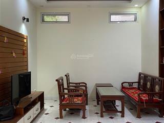 Cho thuê nhà riêng nguyên căn ngõ 67 thái thịnh. dt 55m*4t*mt 4m, đcb. giá 13tr/th