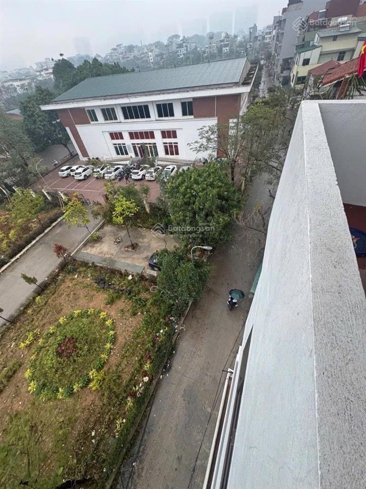 Cần bán nhà gấp gần kđt vin tây mỗ, ô tô đỗ, tránh, nhà mới 5 tầng, diện tích 45m2, giá bán 5 tỷ x