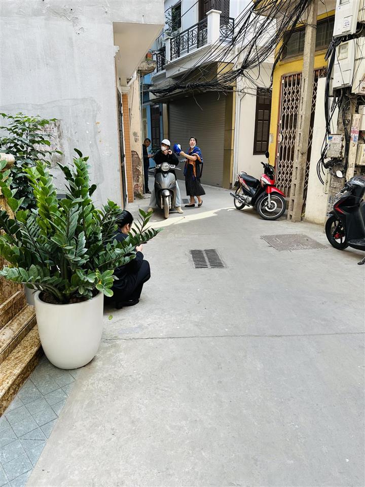 Bán nhà phố kim ngưu q.hbt
1 nhà ra phốlô góc2 mặt ngõô tô đỗ cửa35m25 tầng mt 5m 13.2 tỷ tl