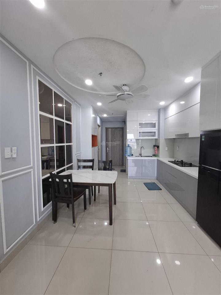 Chủ cần tiền bán gấp căn block c 2pn2wc có nội thất. hỗ trợ vay tầng cao view thoáng