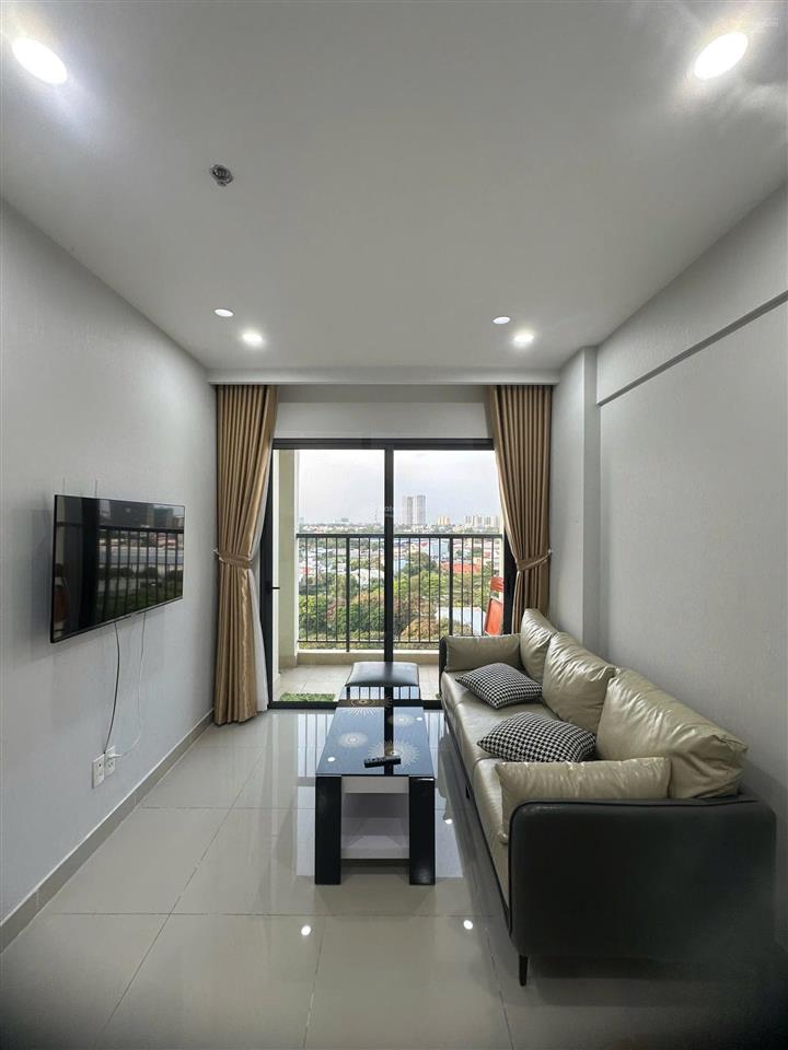 Chủ cần tiền bán gấp căn block c 2pn2wc có nội thất. hỗ trợ vay tầng cao view thoáng