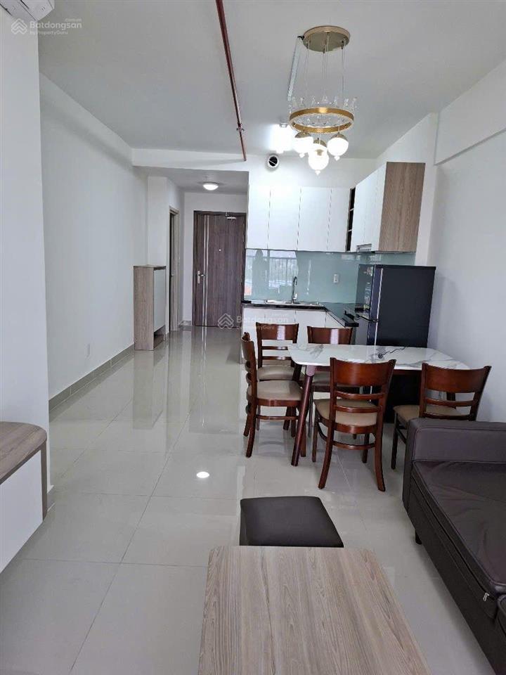 Chủ cần tiền bán gấp căn block c 2pn2wc có nội thất. hỗ trợ vay tầng cao view thoáng