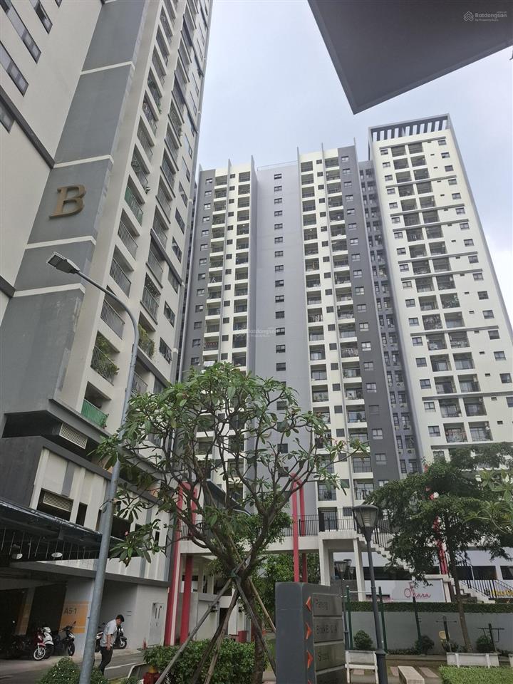 Chủ cần tiền bán gấp căn block c 2pn2wc có nội thất. hỗ trợ vay tầng cao view thoáng