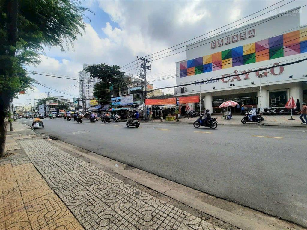 300m2, 9.7x31m, 3 tầng, phụ cận chợ minh phụng quận 6