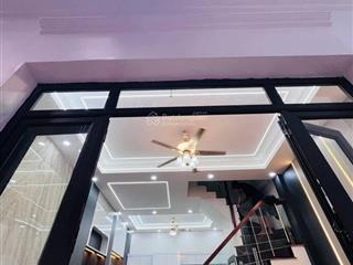 Bán nhà khâm thiên  đống đa. dt. 35m2. mt. 4m. 5 tầng. 3 ngủ 3vs. giá 6,7 tỷ.