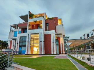 Cần tiền bán nhanh biệt thự galeria 245m2 full nt  xd 631m2  có thang máy  30 tỷ  0932 991 ***