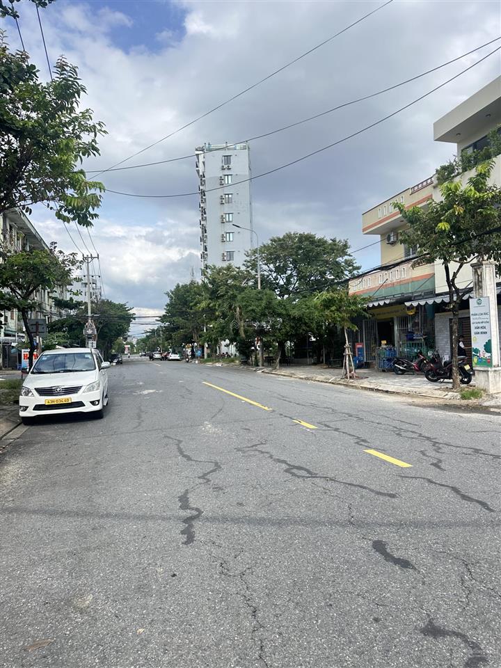 Đất kiệt ô tô đường hồ thấu (sát biển)