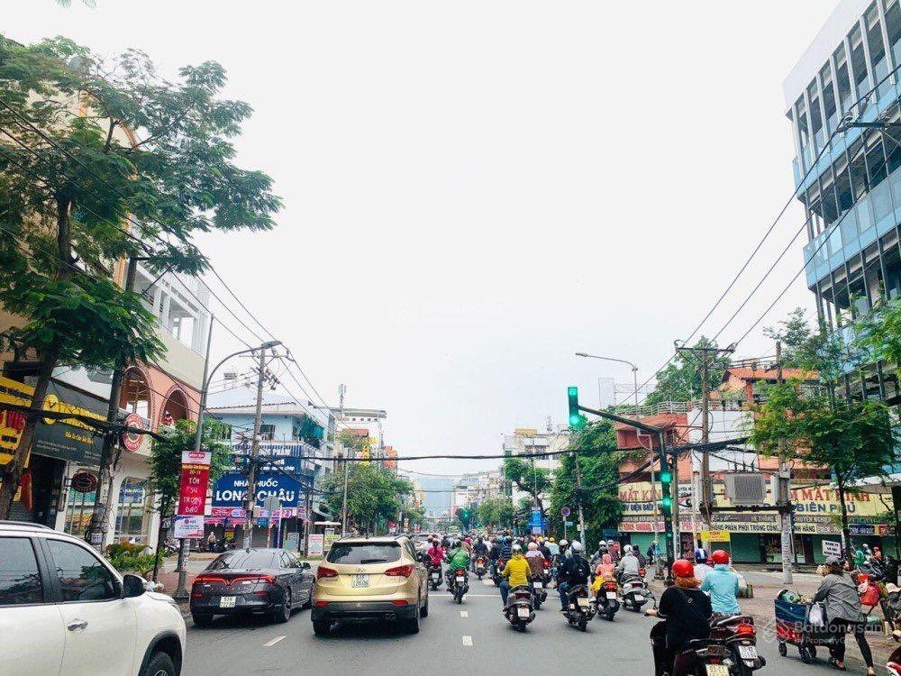 Siêu phẩm tòa nhà văn phòng tân kỳ tân quý  dt 10x21m  hầm 7 tầng  hđt 180 tr/th  giá 43 tỷ