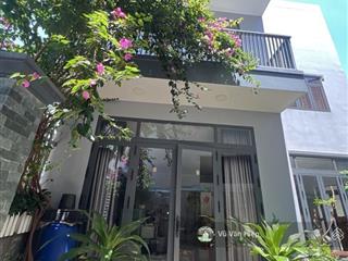 Biệt thự sân vườn 135m2 chỉ 9 tỷ, kdc lý chiêu hoàng, quận 6 gồm 3pn 3wc