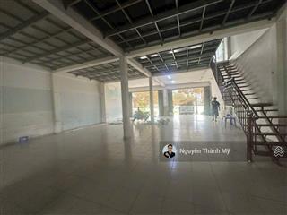 Cho thuê xưởng bà điểm 380m2 sạch đẹp