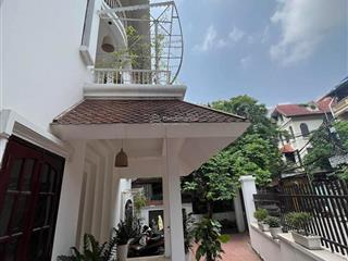 Biệt thự quảng an  tây hồ, 310m² mặt tiền 15m hiếm, ô tô vào nhà, cách sun group 150m cơ hội vàng!