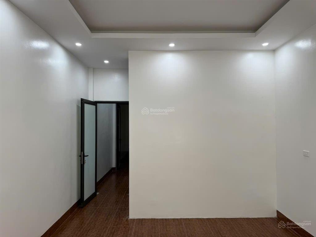 Bán nhà 4 tầng kbt chắc chắn, ở luôn, ngõ 35 nguyễn thị định, nguyễn ngọc vũ, ngõ thông, kd nhỏ