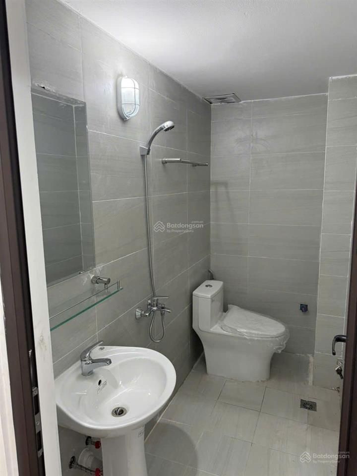 Bán nhà 4 tầng kbt chắc chắn, ở luôn, ngõ 35 nguyễn thị định, nguyễn ngọc vũ, ngõ thông, kd nhỏ