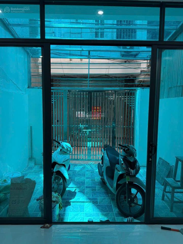 Bán nhà 4 tầng kbt chắc chắn, ở luôn, ngõ 35 nguyễn thị định, nguyễn ngọc vũ, ngõ thông, kd nhỏ