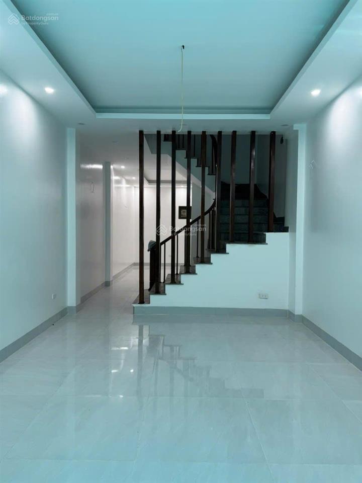 Bán nhà 4 tầng kbt chắc chắn, ở luôn, ngõ 35 nguyễn thị định, nguyễn ngọc vũ, ngõ thông, kd nhỏ