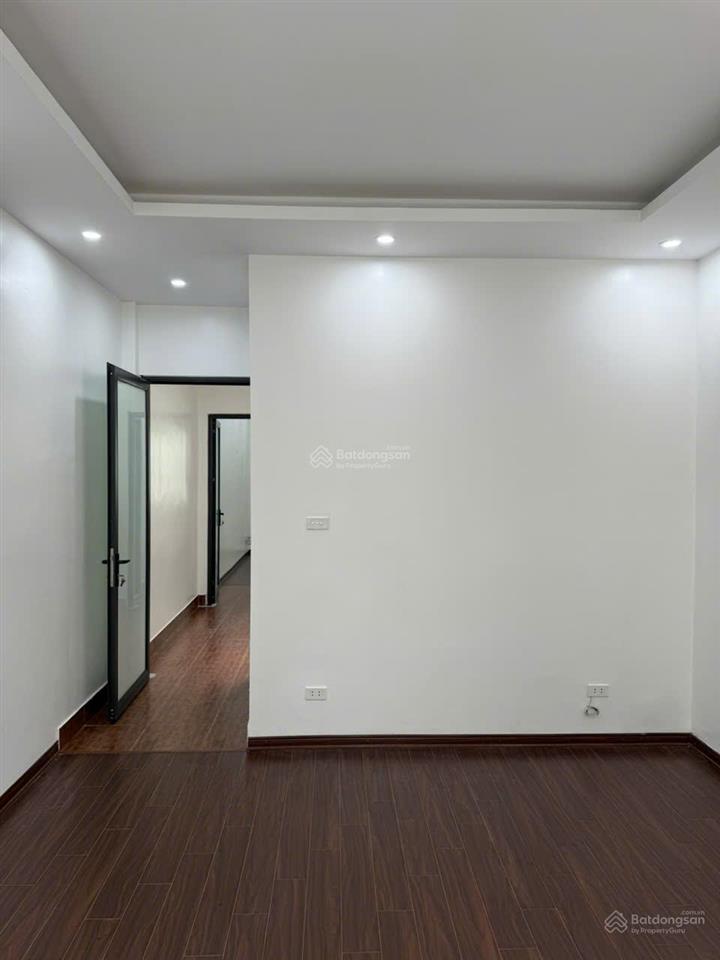 Bán nhà 4 tầng kbt chắc chắn, ở luôn, ngõ 35 nguyễn thị định, nguyễn ngọc vũ, ngõ thông, kd nhỏ