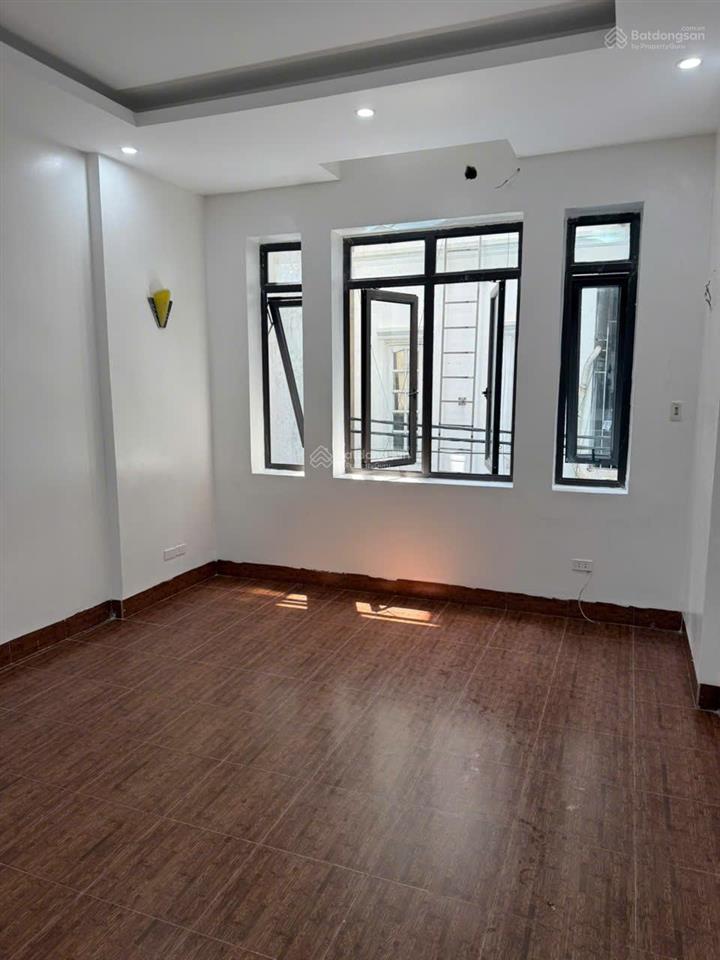 Bán nhà 4 tầng kbt chắc chắn, ở luôn, ngõ 35 nguyễn thị định, nguyễn ngọc vũ, ngõ thông, kd nhỏ