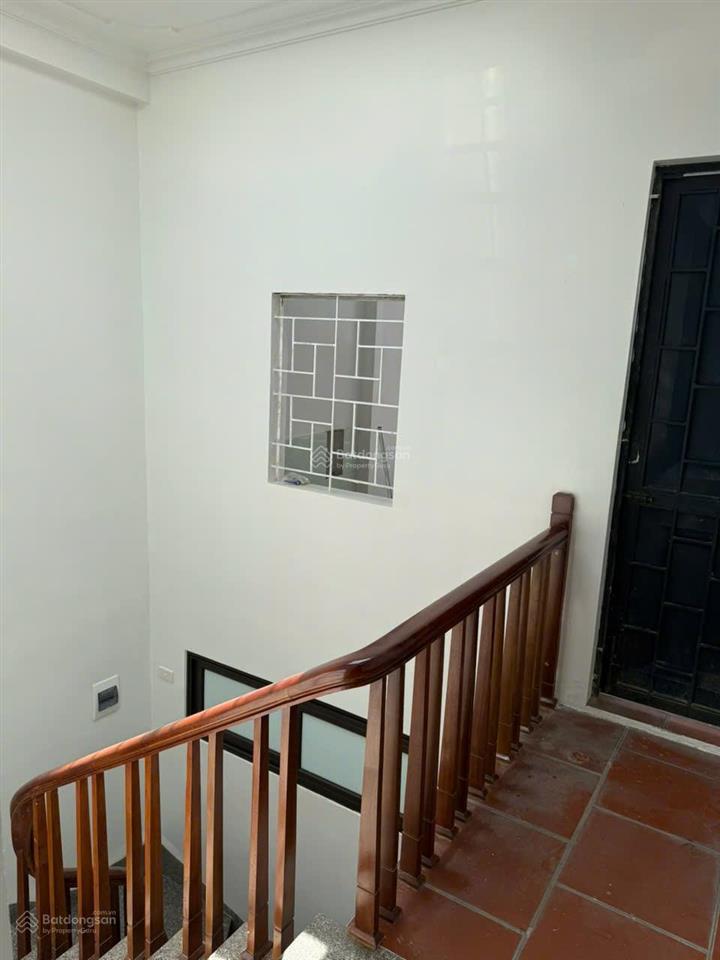 Bán nhà 4 tầng kbt chắc chắn, ở luôn, ngõ 35 nguyễn thị định, nguyễn ngọc vũ, ngõ thông, kd nhỏ