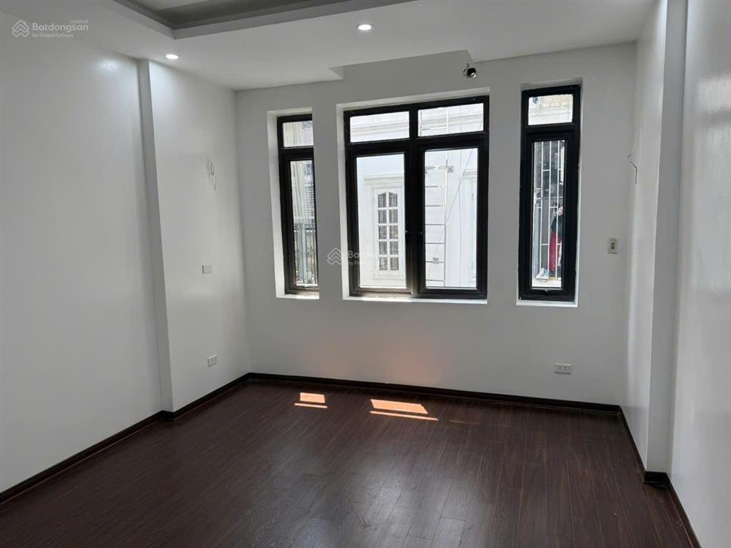 Bán nhà 4 tầng kbt chắc chắn, ở luôn, ngõ 35 nguyễn thị định, nguyễn ngọc vũ, ngõ thông, kd nhỏ