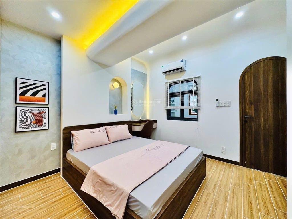Giá tốt! hào nam, gần phố, ngõ nông, trước nhà sáng thoáng, khu vực hiếm nhà bán, nhà đẹp ở ngay