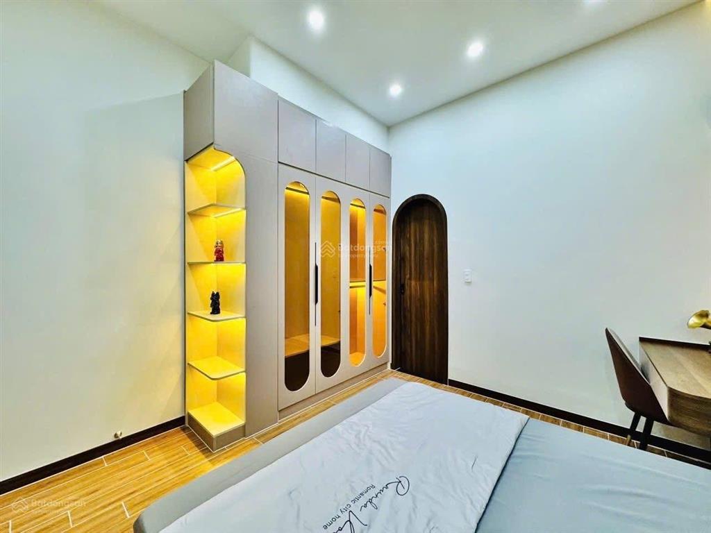 Giá tốt! hào nam, gần phố, ngõ nông, trước nhà sáng thoáng, khu vực hiếm nhà bán, nhà đẹp ở ngay