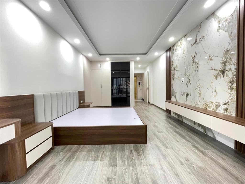 Siêu phẩm hoàng cầu! nhà mới, mặt tiền rộng, ô tô, kinh doanh đỉnh, doanh thu 600 tr/năm, ngõ to