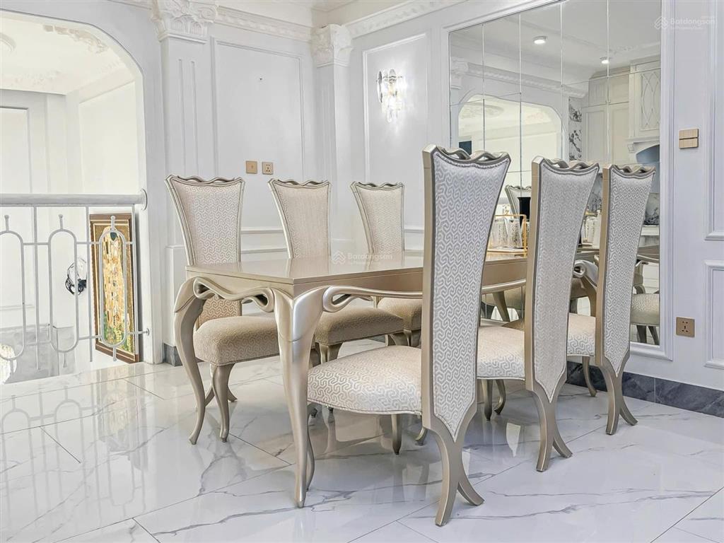 Siêu hiếm! hoàng cầu, ô tô tránh, vỉa hè, nhà full nội thất, kd, khu vực hiếm nhà bán, 2 mặt ngõ